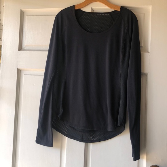 Under Armour Tops - Under Armour Active top